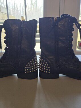Steve Madden Genuine Leather Studded Combat Boots – Size 7.5M